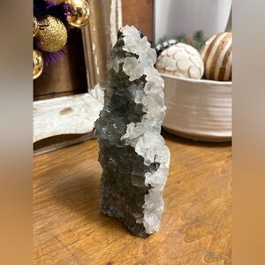 Raw tower of uv reactive calcite and green fluorite